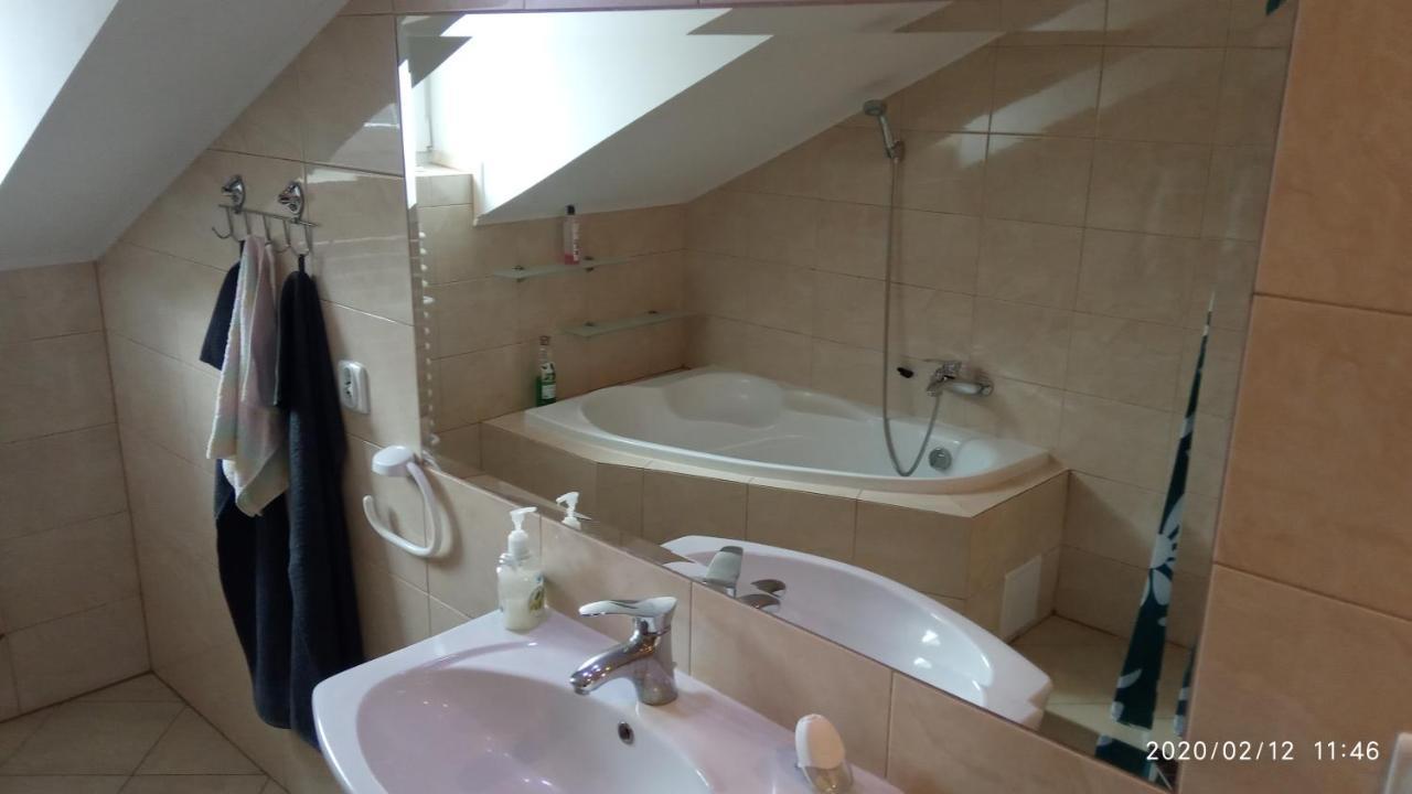 Apartament W Domu Na Wsi Tomaszow Lubelski Luaran gambar